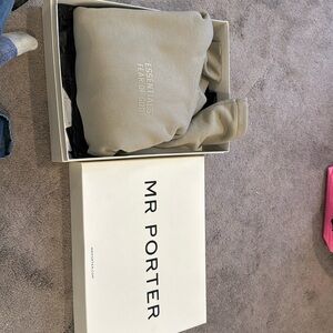 Essentials Fear of God sweatshirt NWT